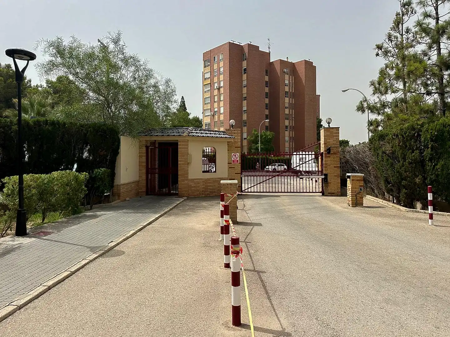 Vista exterior de Pis en venda en Alicante / Alacant amb Aire condicionat i Piscina comunitària