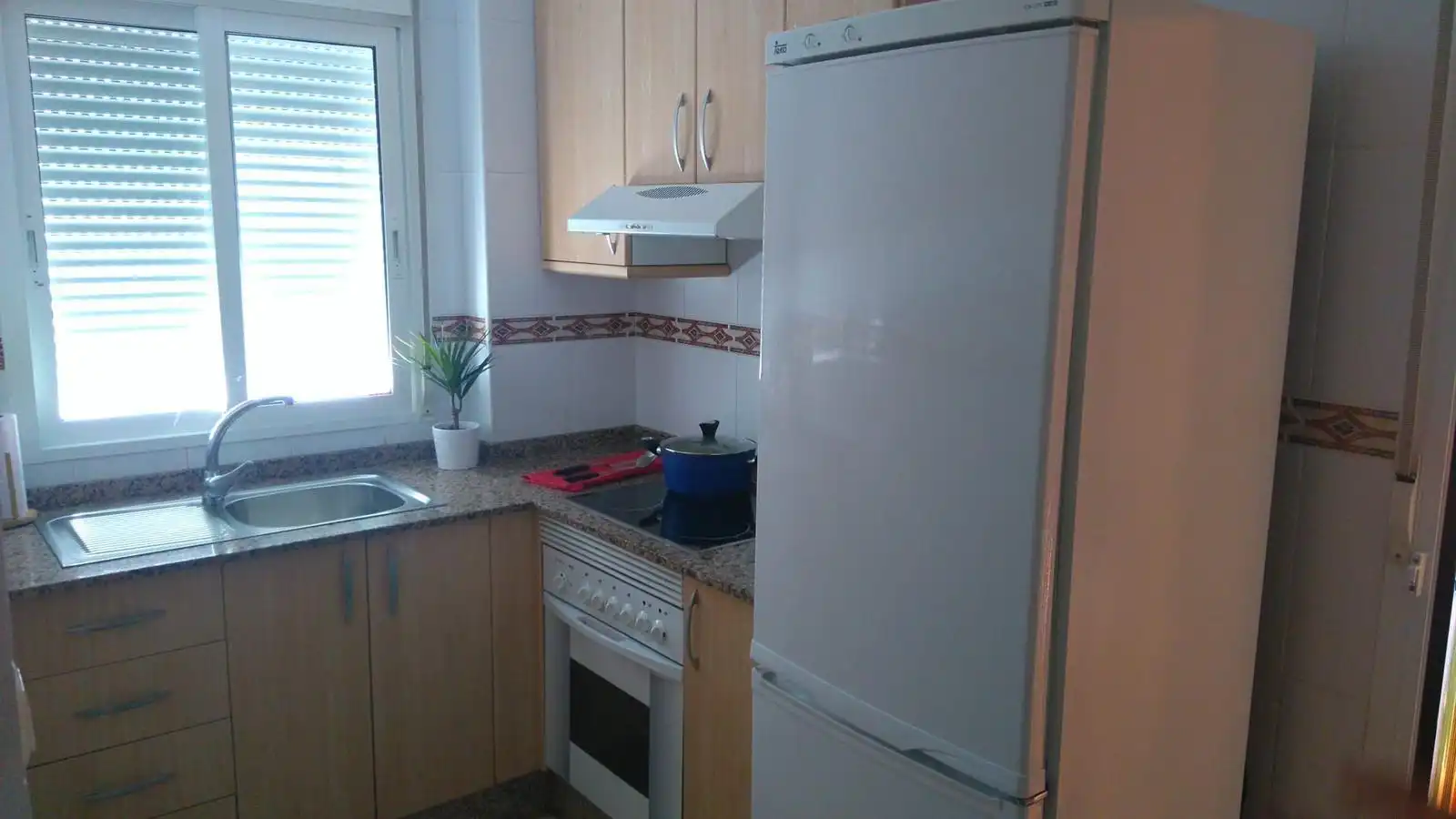 Cocina de Dúplex de alquiler en Los Alcázares con Jardín privado, Terraza y Amueblado