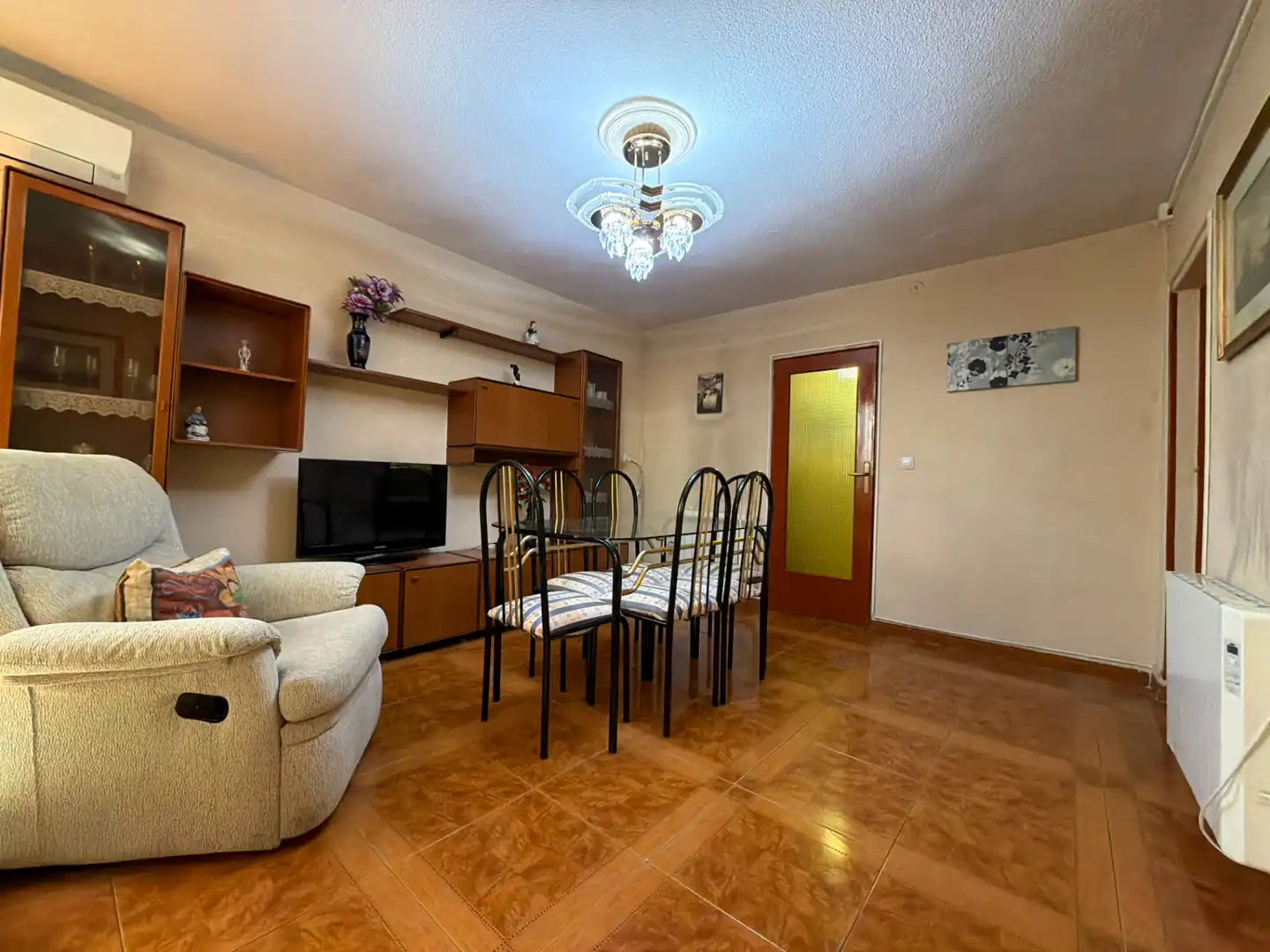 Living room of Flat for sale in Madrid  with Air Conditioner, Heating and Furnished