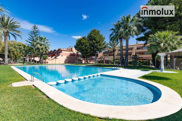 Casa adosada en Venta en Paseo La Maigmona, 59 en Centro