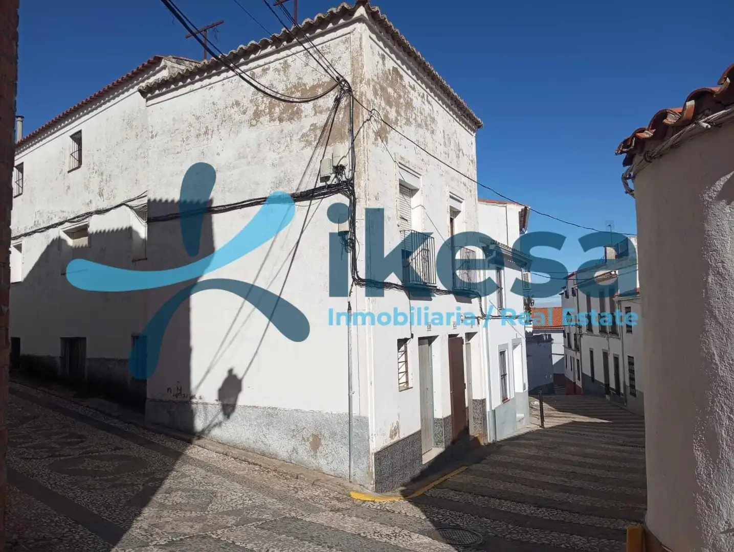 Vista exterior de Casa adosada en venta en Calera de León