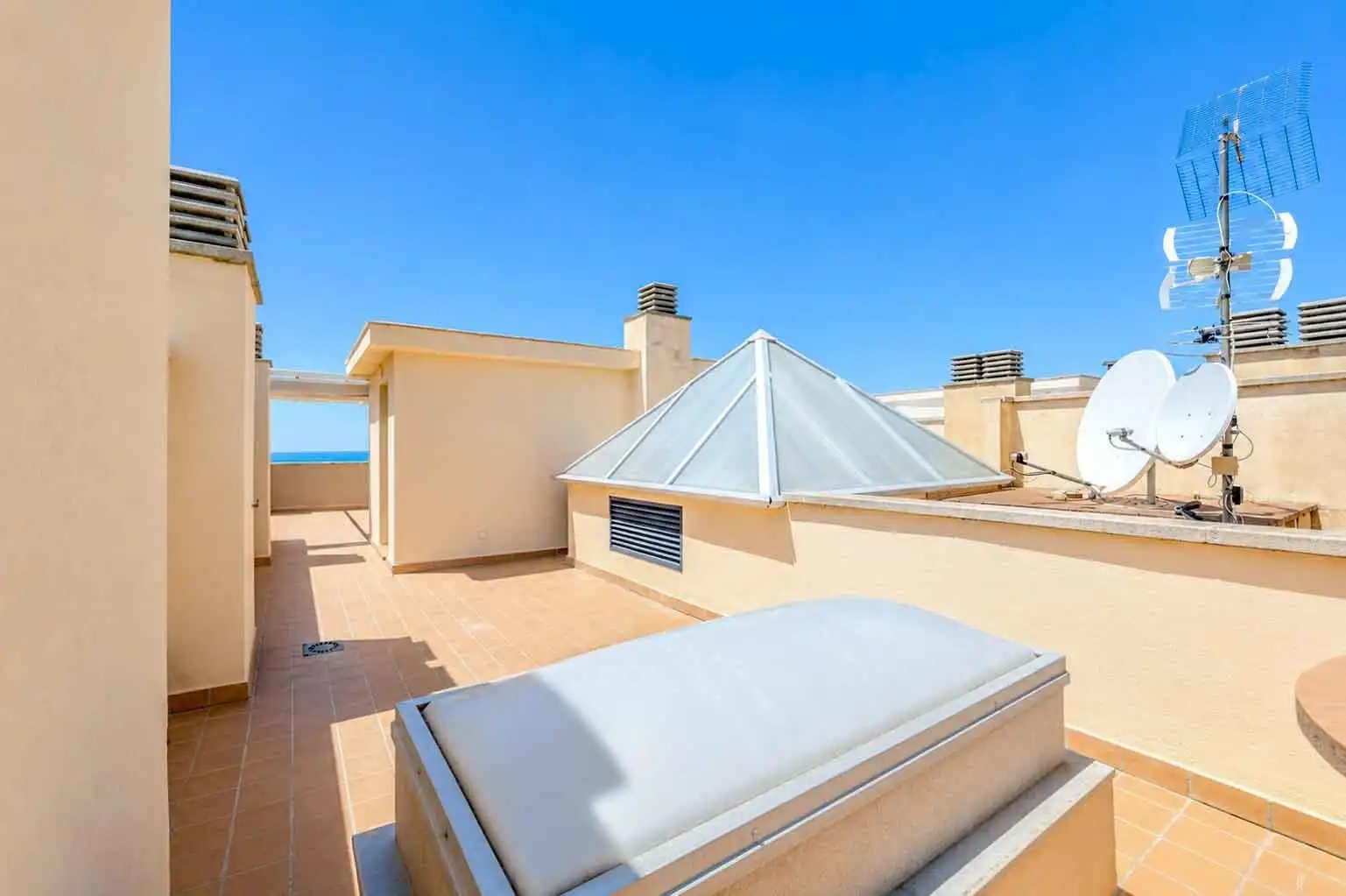 Terrace of Flat for sale in Sitges  with Air Conditioner, Heating and Parquet flooring