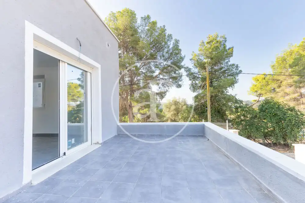 Casa aparellada amb terrassa en venda a Godelleta, imagen 2