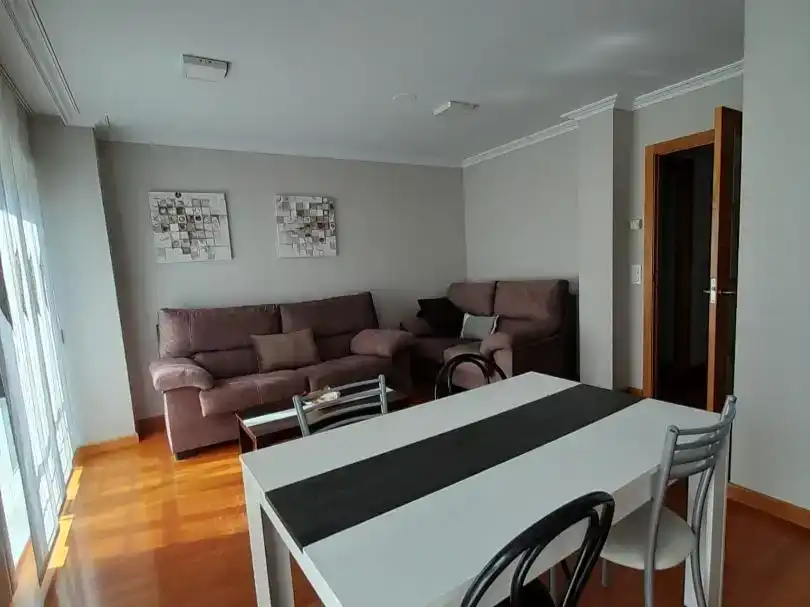 Wohnzimmer von Wohnung zur Miete in Santiago de Compostela  mit Balkon
