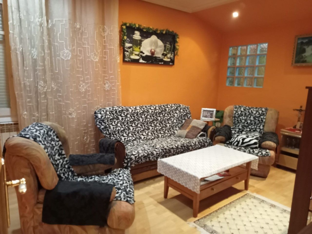 Living room of Flat for sale in Calahorra  with Heating, Parquet flooring and Furnished