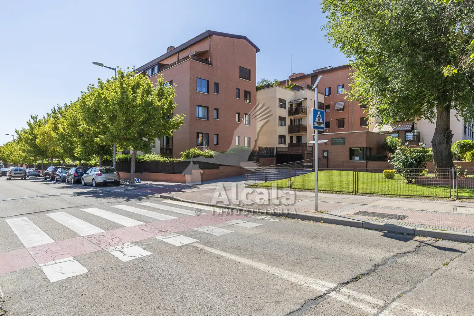 Vista exterior de Ático en venta en Alcalá de Henares con Aire acondicionado, Calefacción y Terraza