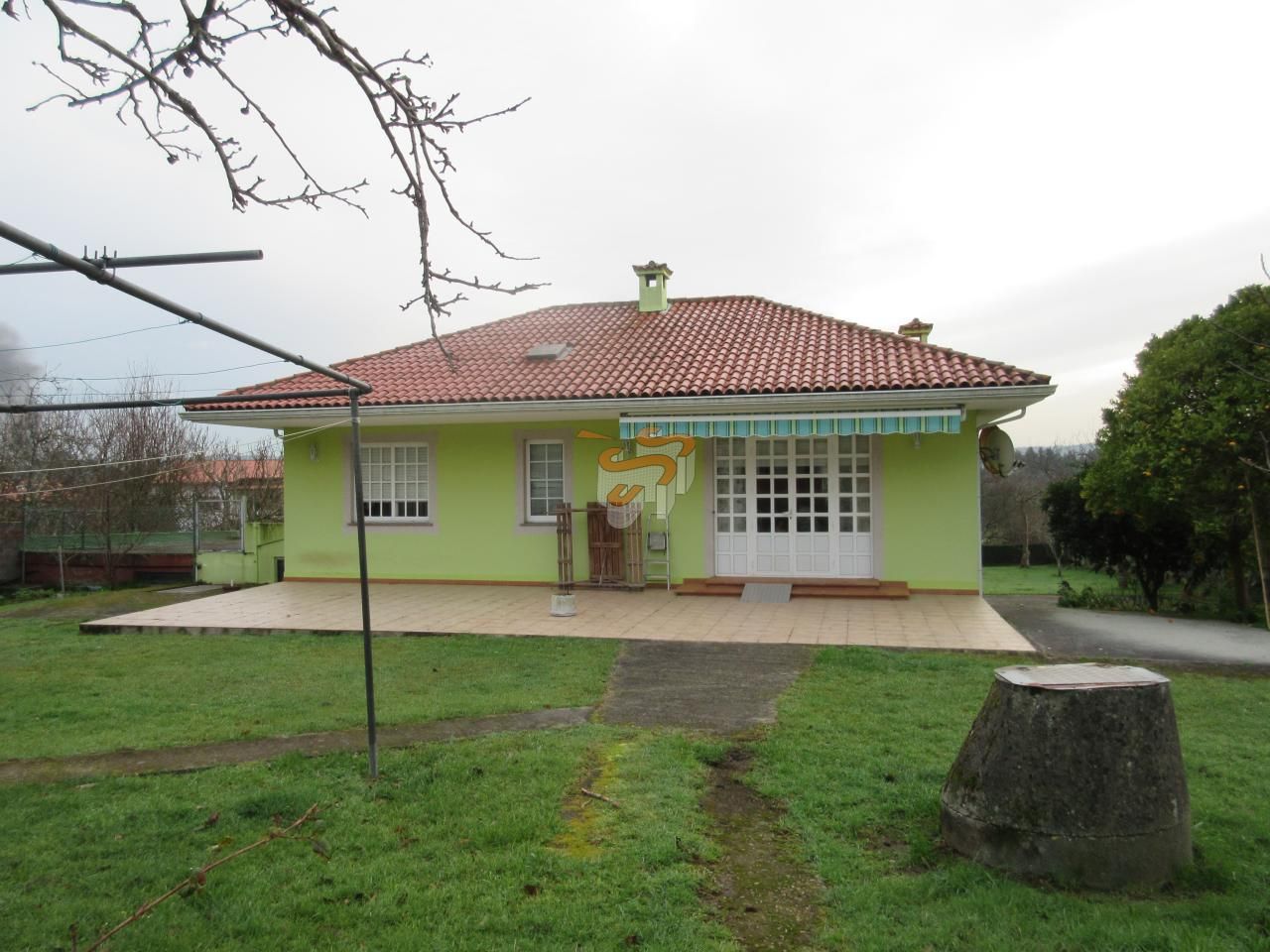 Vista exterior de Casa o xalet en venda en Narón amb Calefacció, Jardí privat i Terrassa