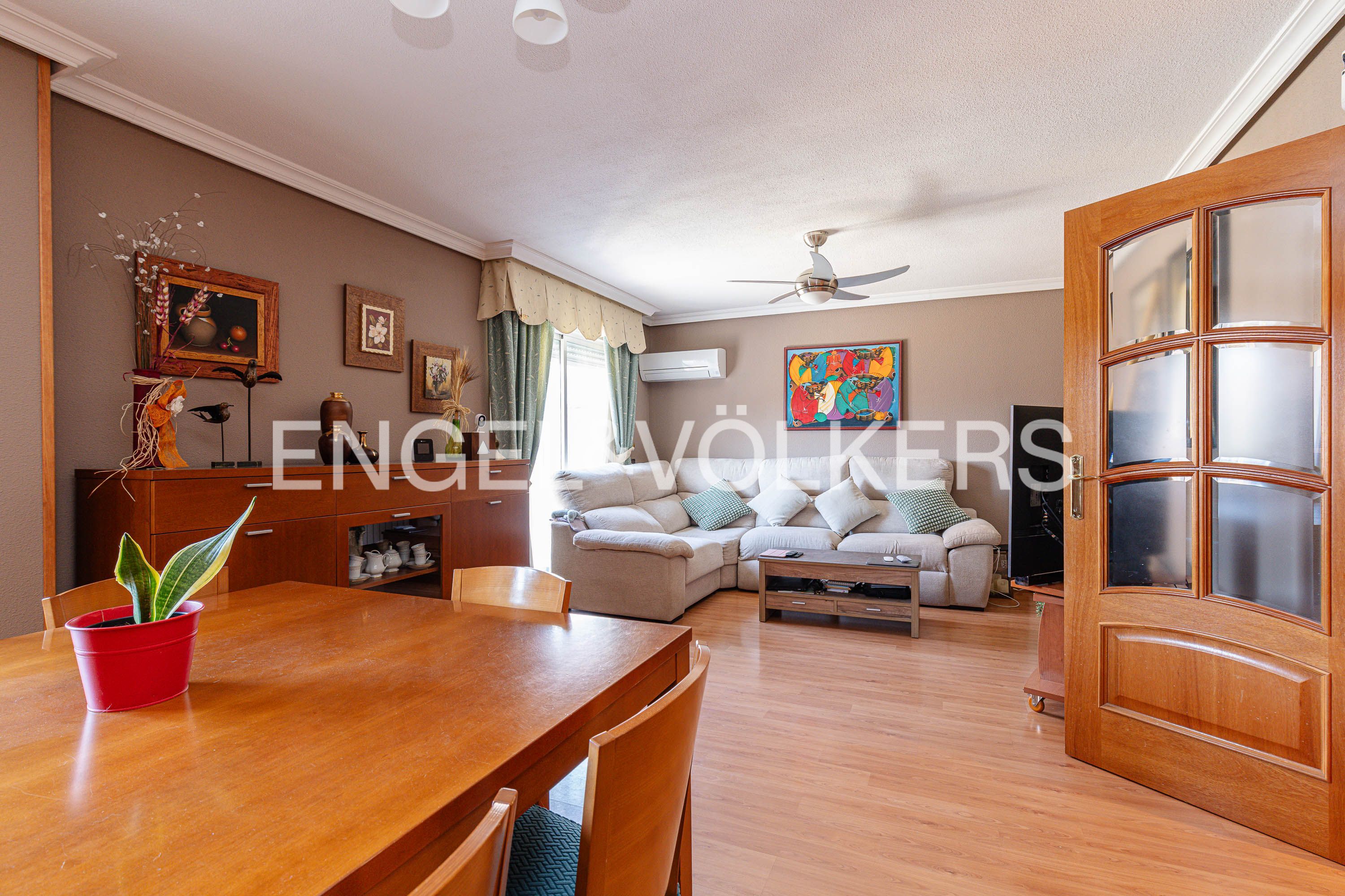 Living room of Single-family semi-detached for sale in Alcorcón  with Heating, Private garden and Parquet flooring