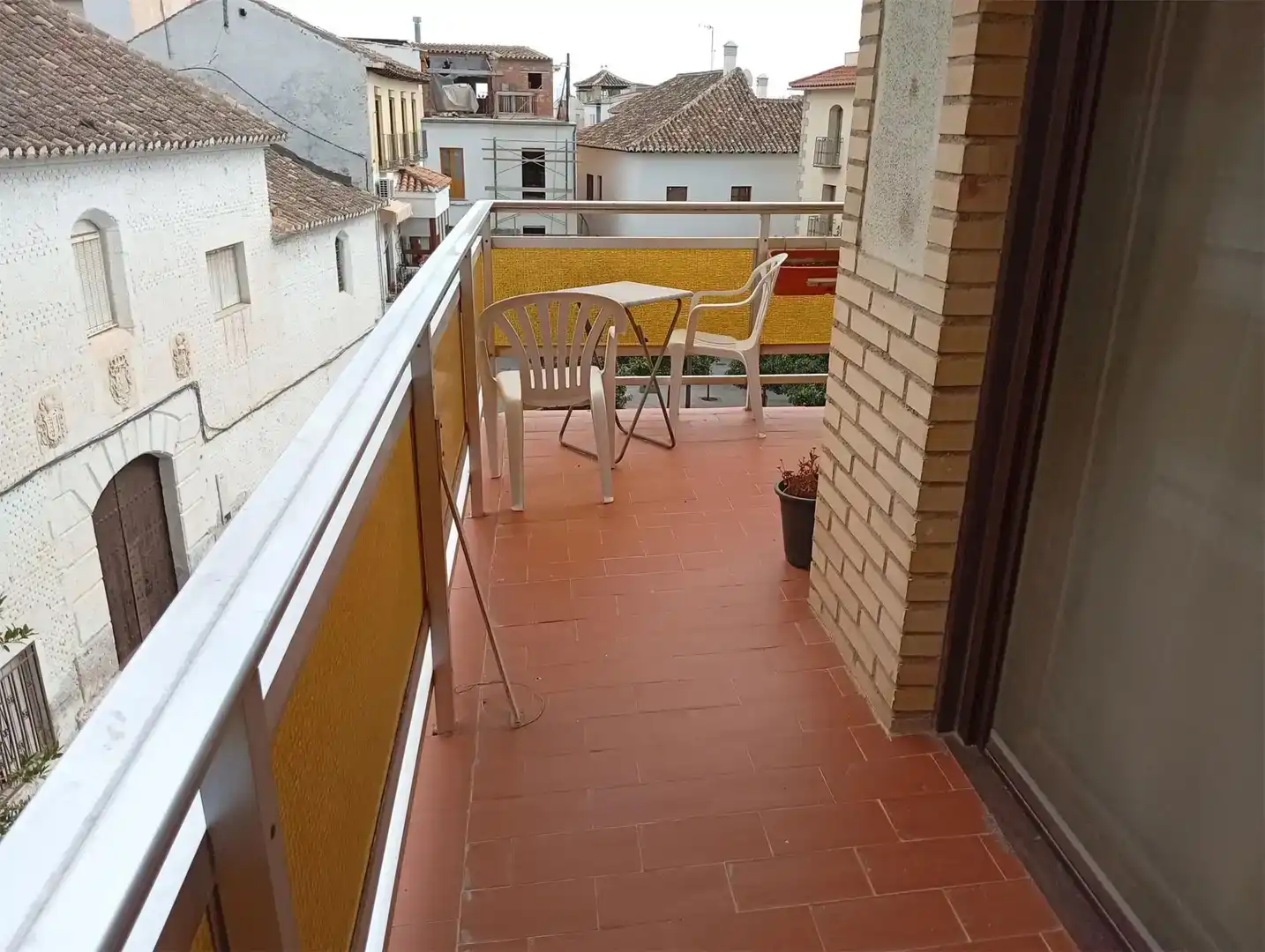 Terrassa de Pis en venda en Baza amb Parquet, Moblat i Forn