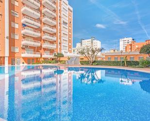 Piscina de Apartament de lloguer en Gandia amb Aire condicionat