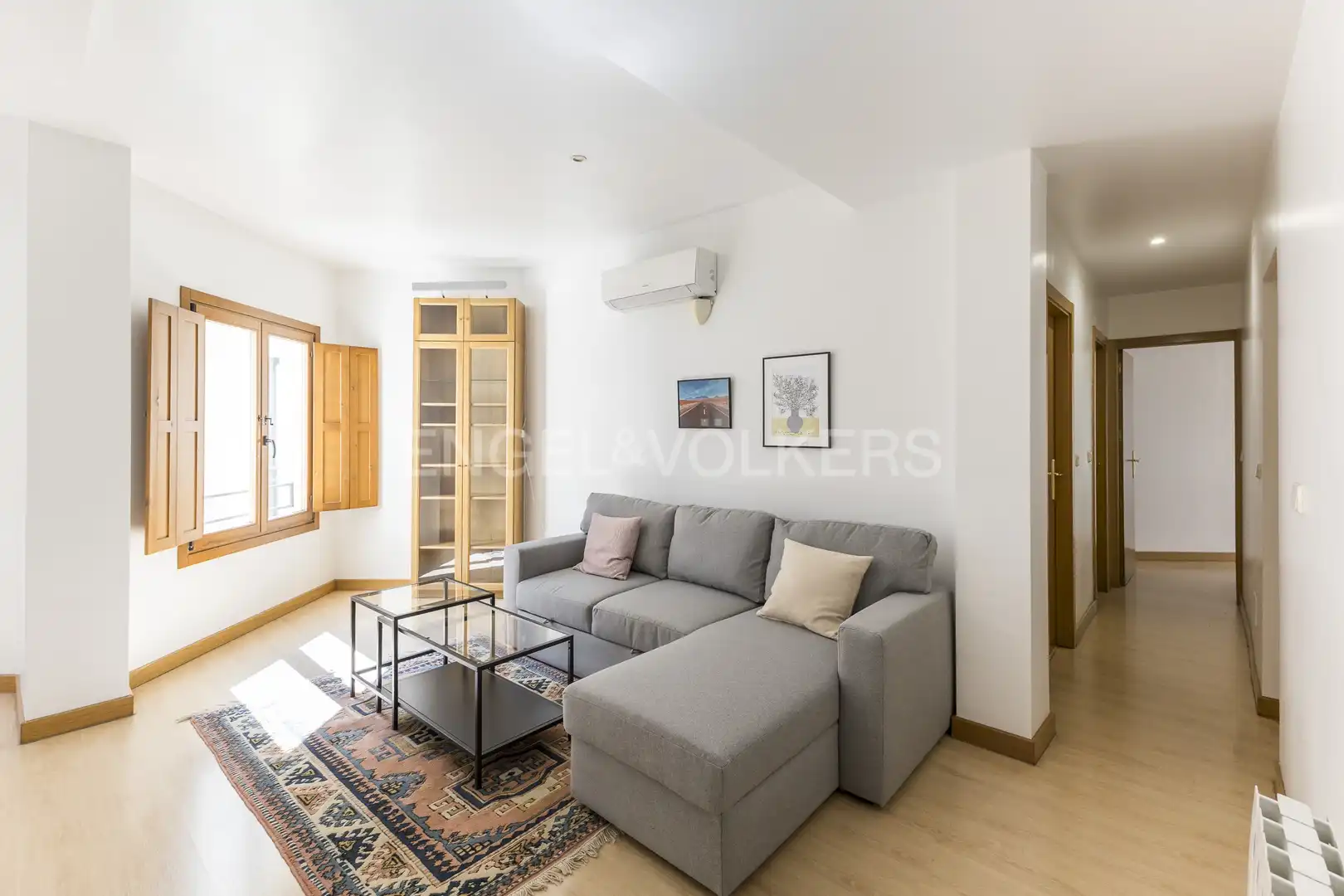 Living room of Flat for rent in Madrid  with Air Conditioner, Heating and Furnished