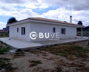 Vista exterior de Casa o xalet en venda en Moratalla amb Jardí privat i Piscina