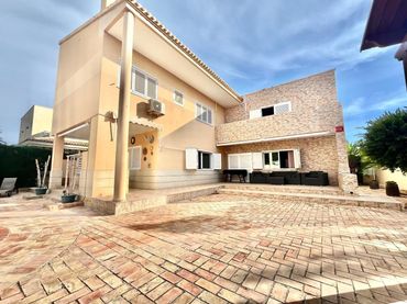 Villa avec piscine à vendre à La Mata