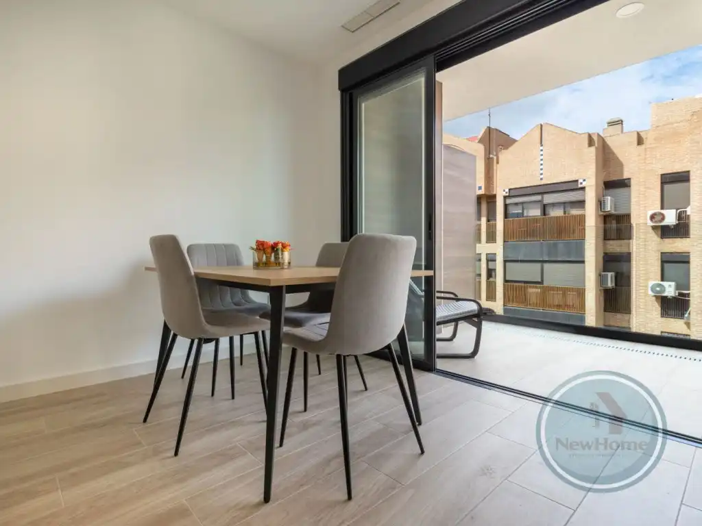 Terraza de Piso de alquiler en Elche / Elx con Aire acondicionado, Terraza y Piscina comunitaria