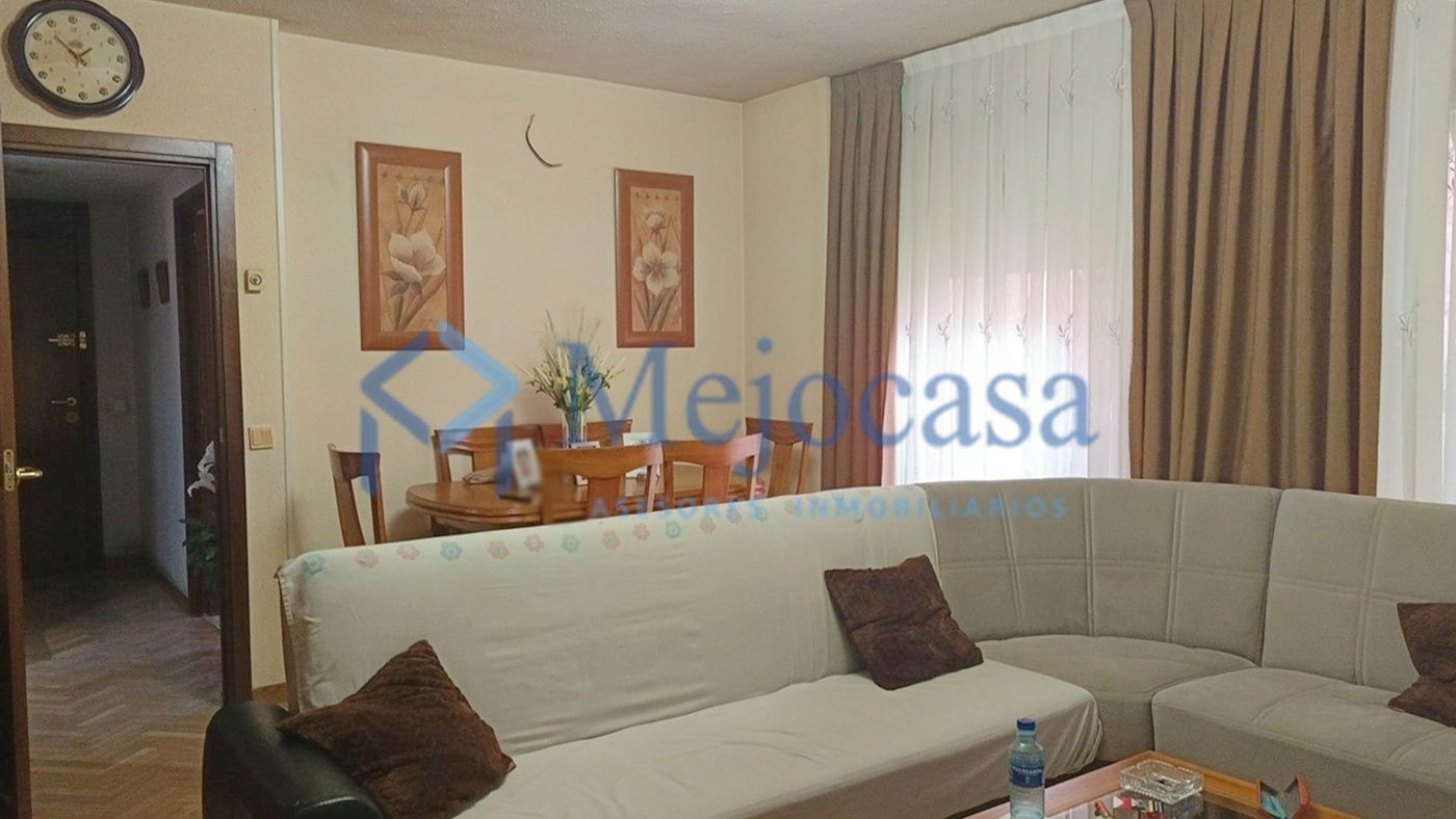Living room of Flat for sale in  Madrid Capital  with Air Conditioner, Heating and Parquet flooring