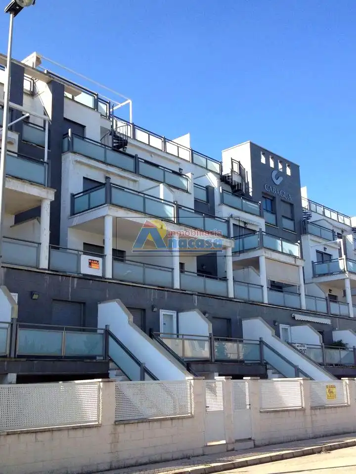 Vista exterior de Pis de lloguer en Oliva amb Aire condicionat, Terrassa i Moblat