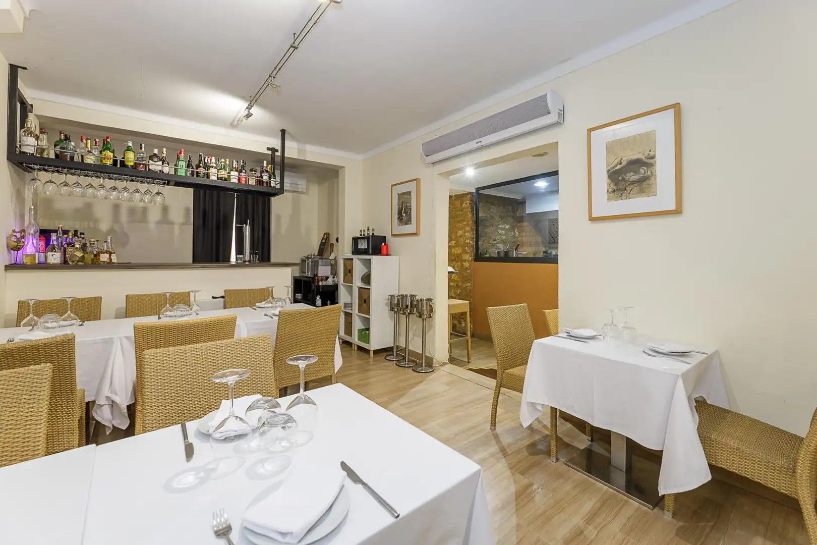 Commercial properties for rent in Binissalem  with Air Conditioner and Furnished