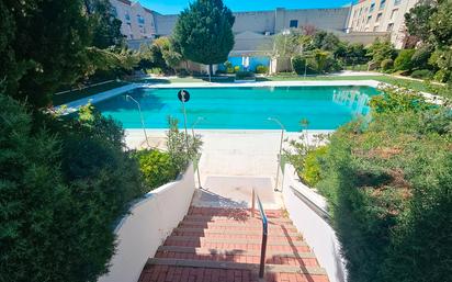 Piscina de Pis en venda en Aranjuez amb Aire condicionat, Calefacció i Moblat