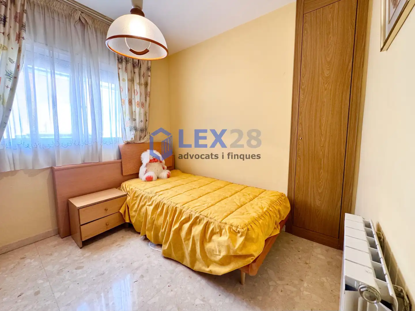 Habitación de Casa adosada en venta en Badalona con Aire acondicionado, Calefacción y Jardín privado
