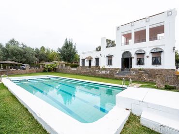 Villa con piscina in vendita a Avenida del Brillante 158
