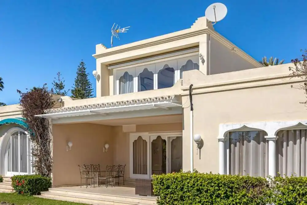 Vista exterior de Casa o chalet de alquiler en Estepona con Aire acondicionado, Jardín privado y Terraza