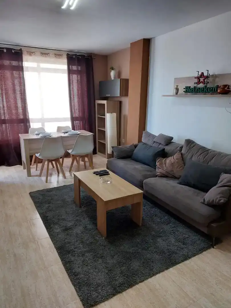 Wohnzimmer von Wohnungen zur Miete in Vigo  mit Balkon