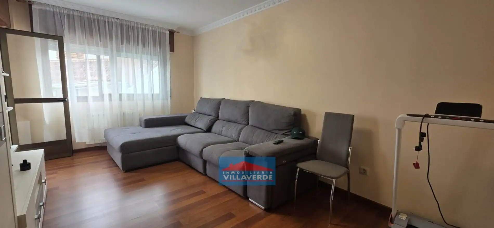 Living room of Flat for sale in Cangas   with Heating, Storage room and Furnished