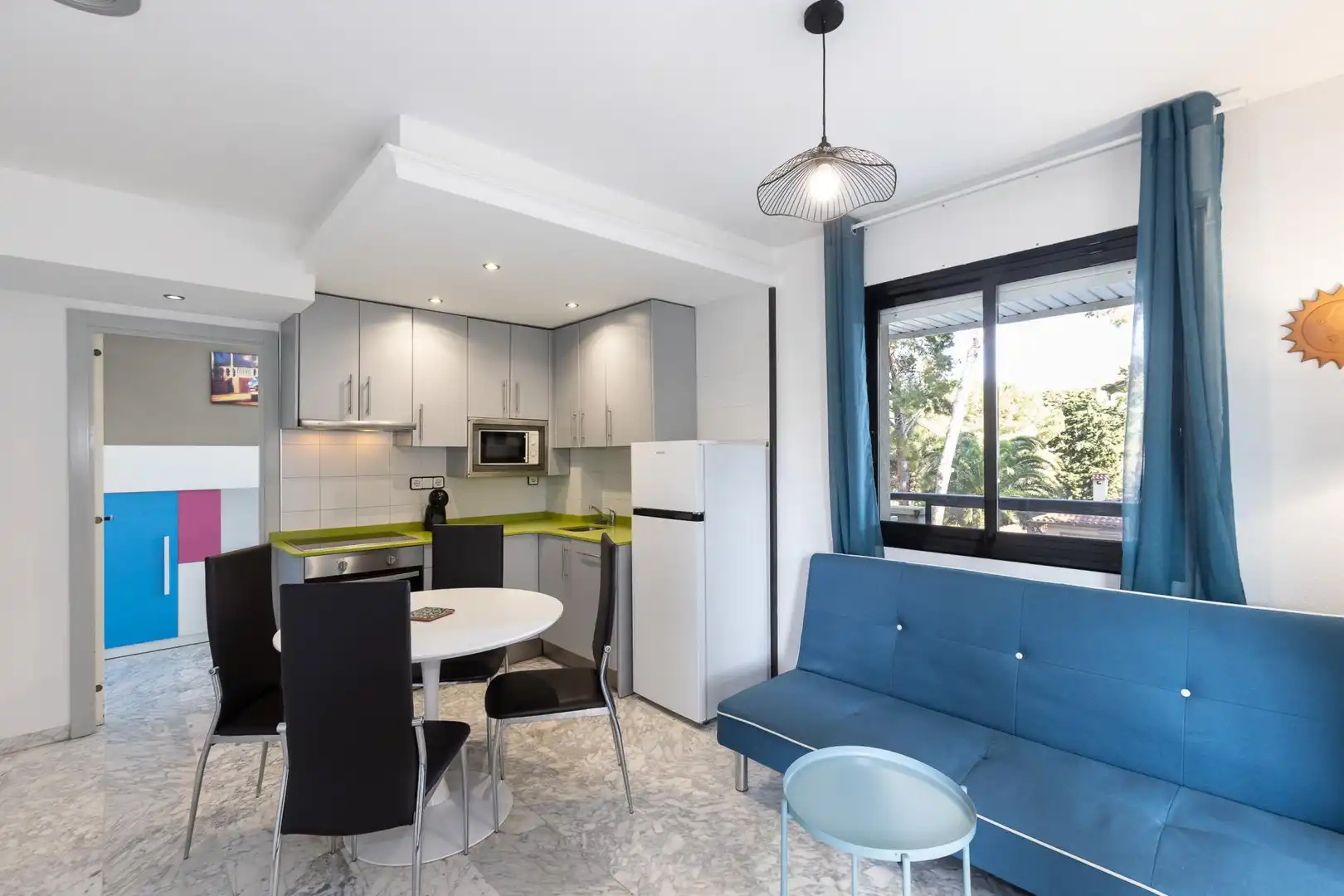 Cuina de Apartament en venda en Salou amb Calefacció, Piscina i Moblat