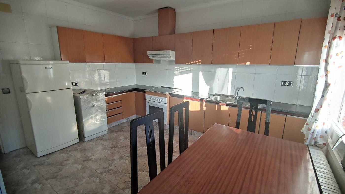 Kitchen of Flat for sale in Manresa  with Air Conditioner, Heating and Storage room