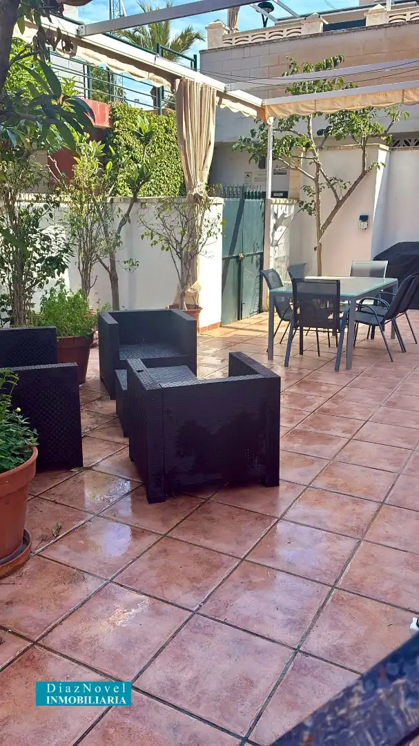 Terrasse von Einfamilien-Reihenhaus zum Verkauf in Vélez-Málaga mit Klimaanlage, Heizung und Parkett