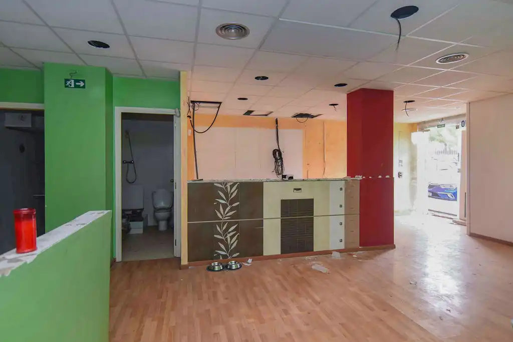 Local en venda a C/ Josep Trueta, Sant Joan - TV3