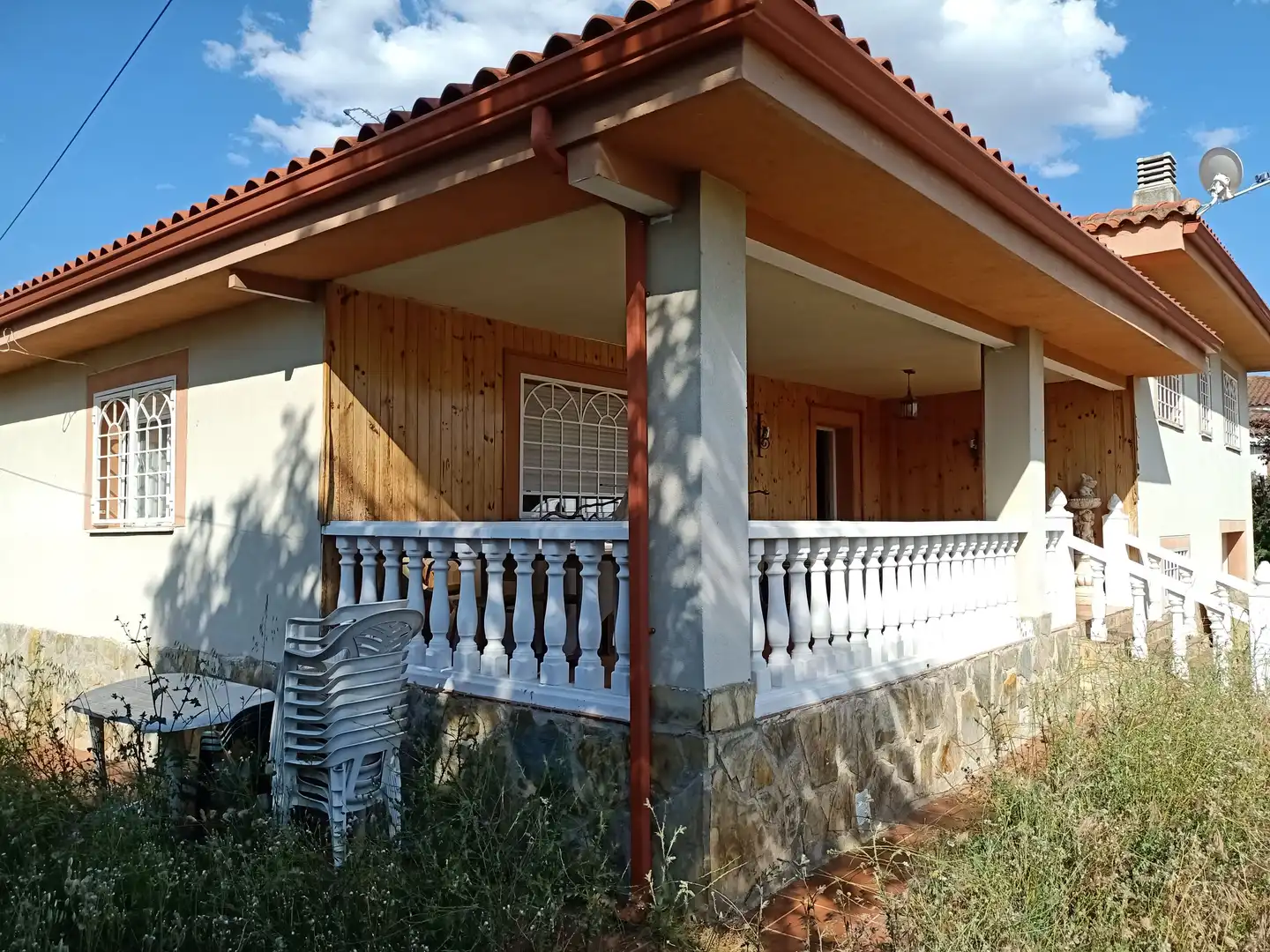 Außenansicht von Haus oder Chalet zum Verkauf in Nuevo Baztán mit Heizung, Privatgarten und Abstellraum