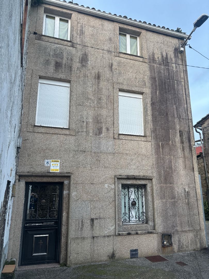 Vista exterior de Casa o xalet en venda en Santiago de Compostela  amb Calefacció, Jardí privat i Terrassa