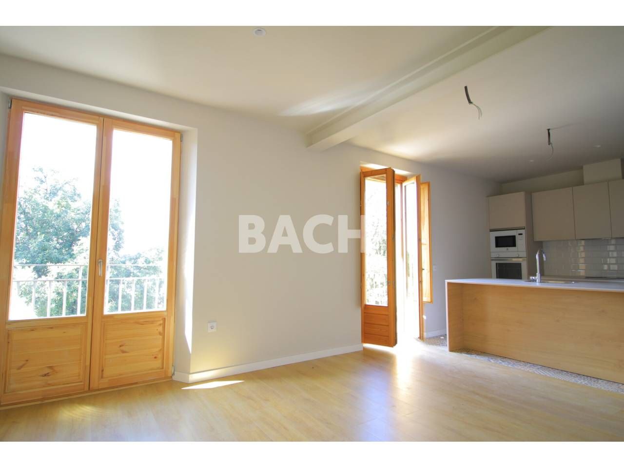 Sala d'estar de Pis en venda en Vic amb Parquet i Balcó