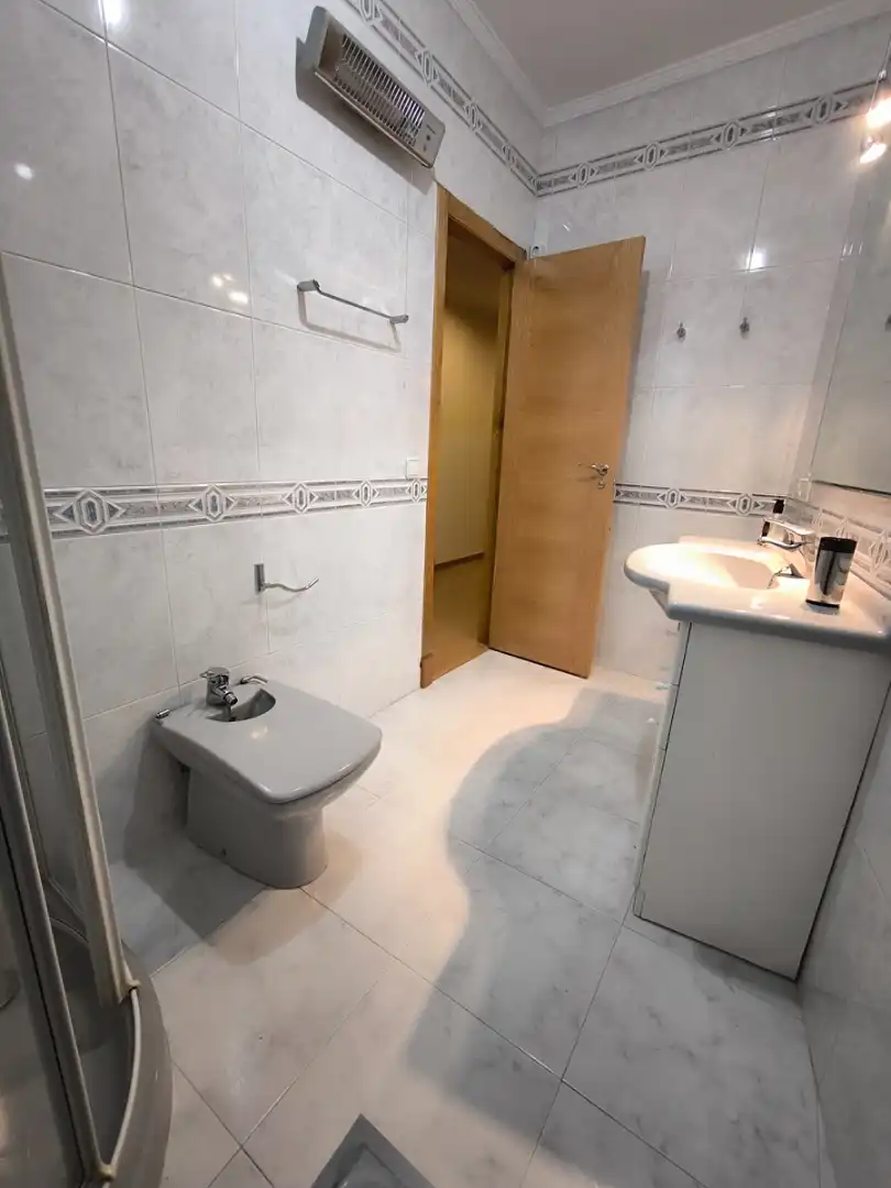 Baño de Piso en venta en Vilagarcía de Arousa con Calefacción, Parquet y Amueblado