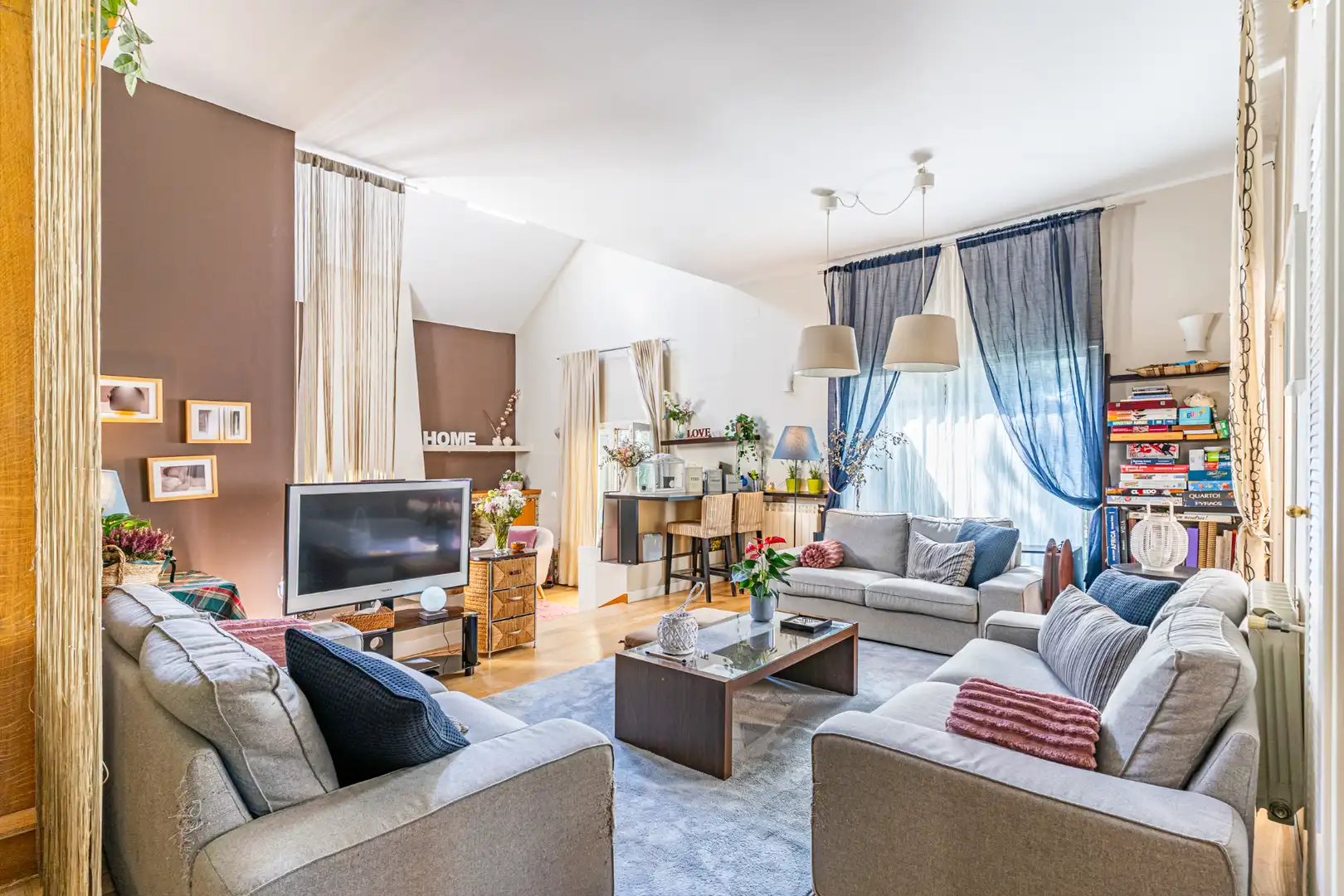 Sala de estar de Casa o chalet en venta en Las Rozas de Madrid con Aire acondicionado, Calefacción y Jardín privado