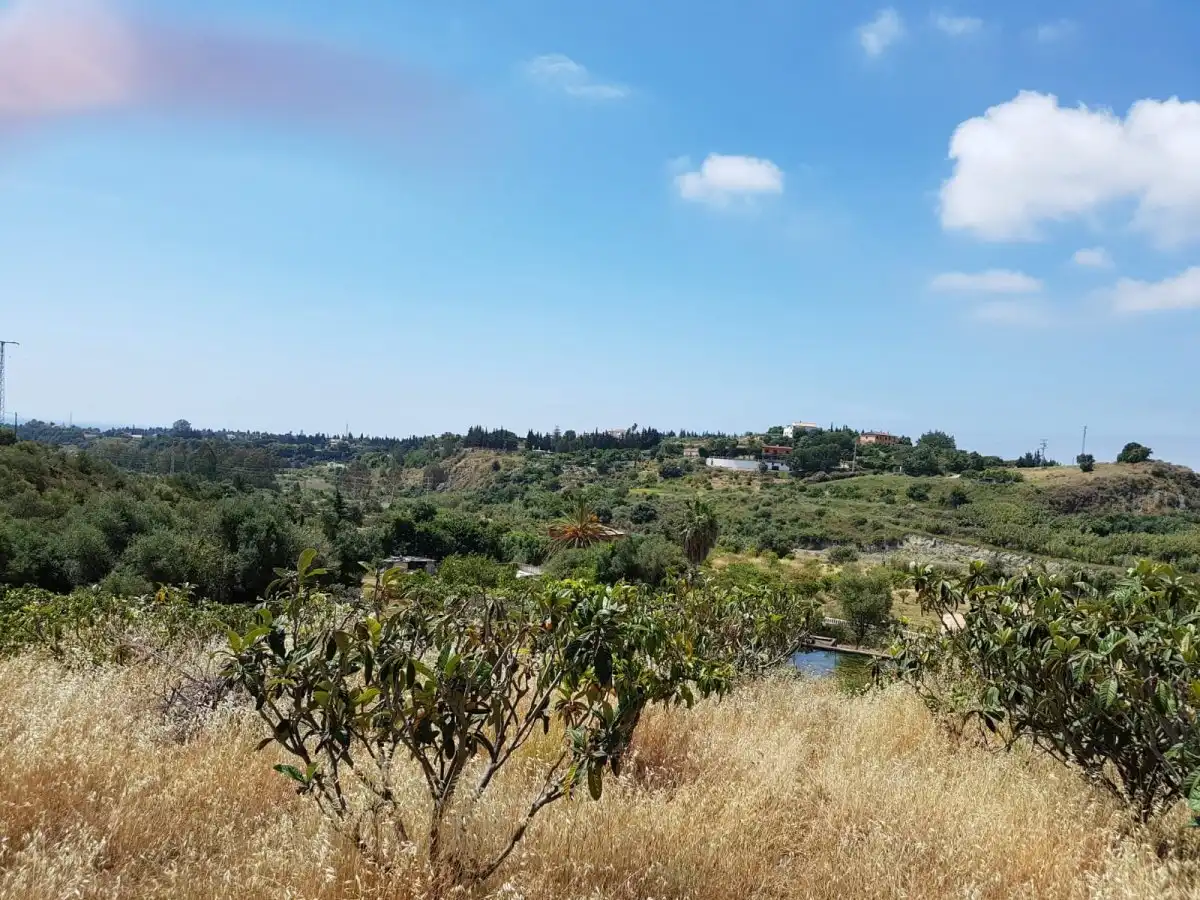 Casa rústica en venta en Selwo
