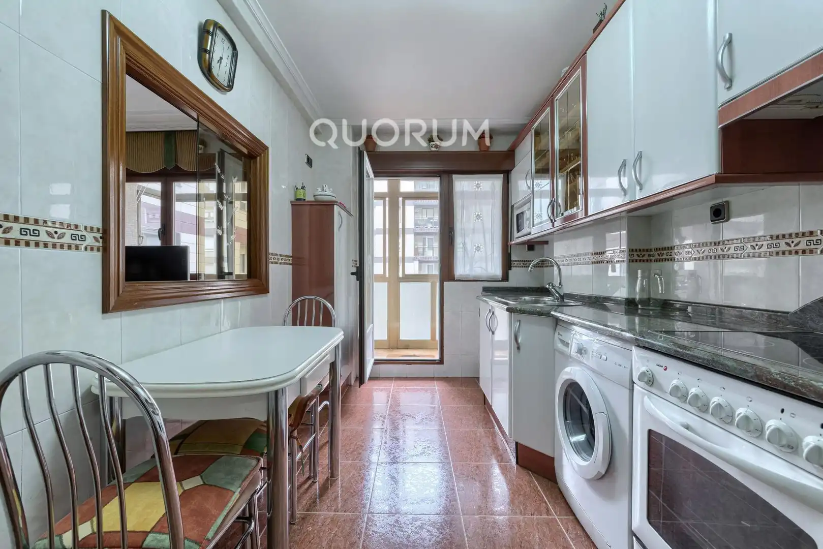 Piso con terraza en venta en Centro - Ariz - Uribarri, imagen 4