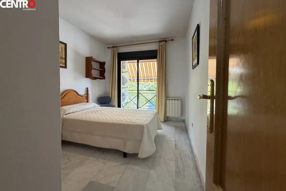 Habitación de Piso en venta en Granada con Aire acondicionado, Calefacción y Jardín privado