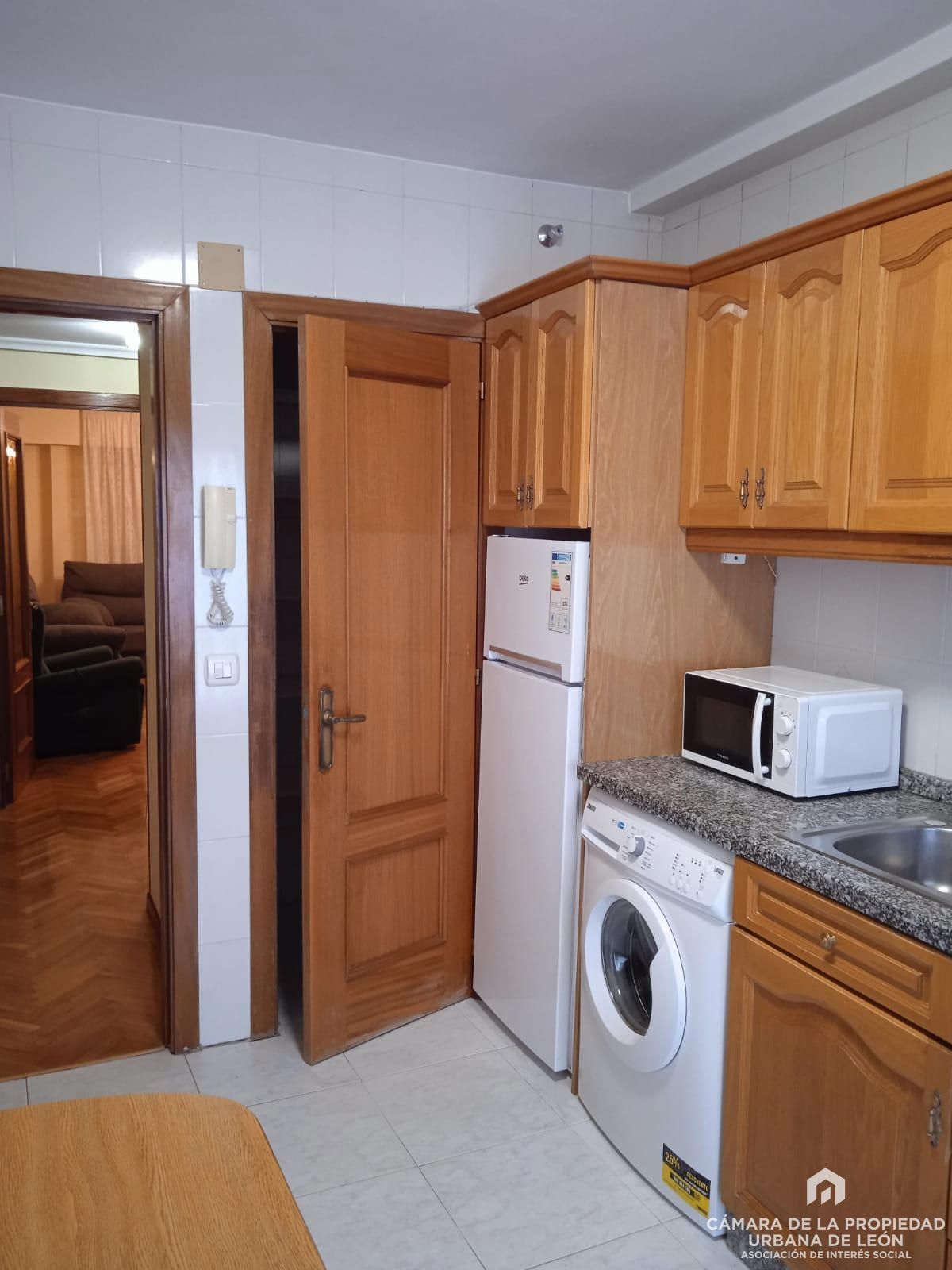 Kitchen of Flat to rent in León Capital   with Heating and Furnished