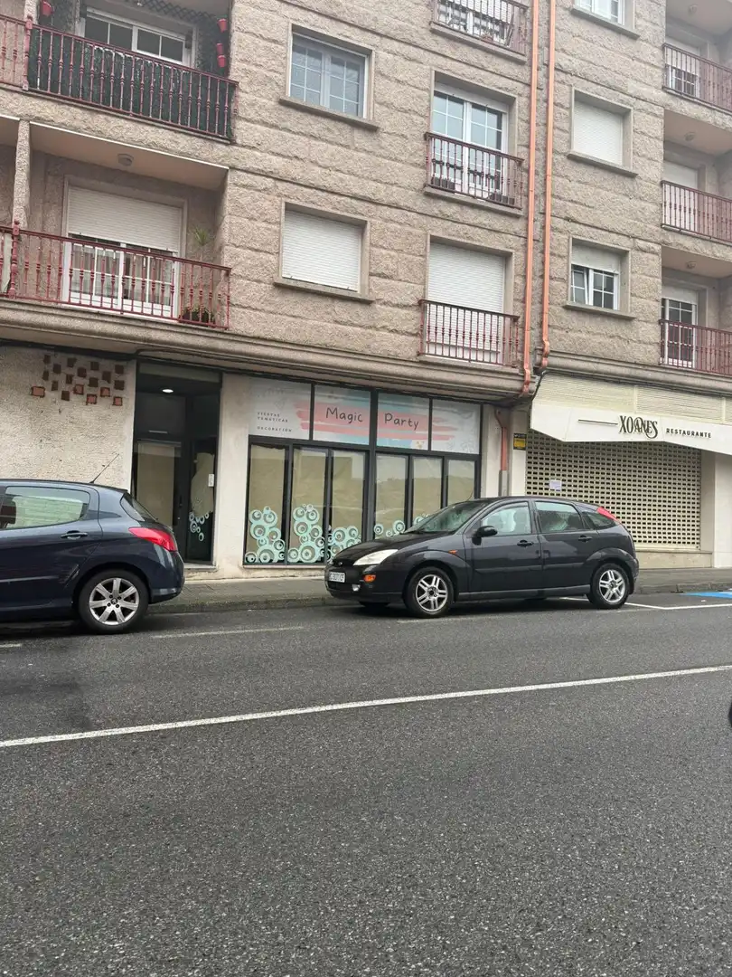 Business premises to rent in Boiro