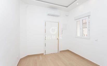 Bedroom of Flat for sale in  Madrid Capital