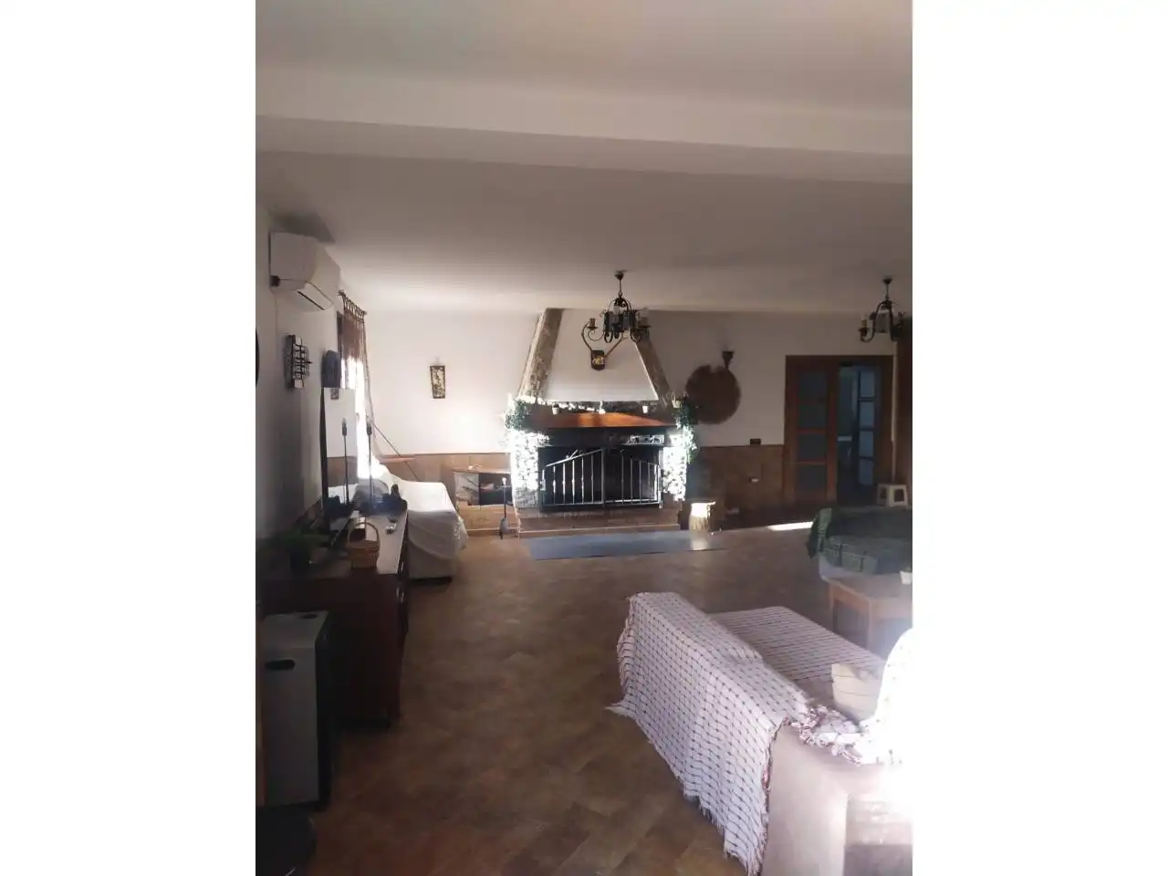 Sala d'estar de Finca rústica en venda en Alhambra amb Aire condicionat, Jardí privat i Terrassa