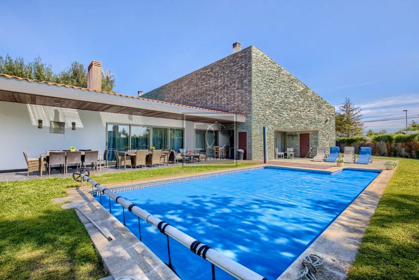 Piscina de Casa o xalet en venda en Moralzarzal amb Aire condicionat, Calefacció i Jardí privat