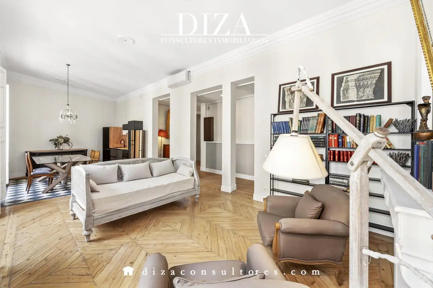 Living room of Flat for sale in Madrid  with Air Conditioner, Terrace and Furnished