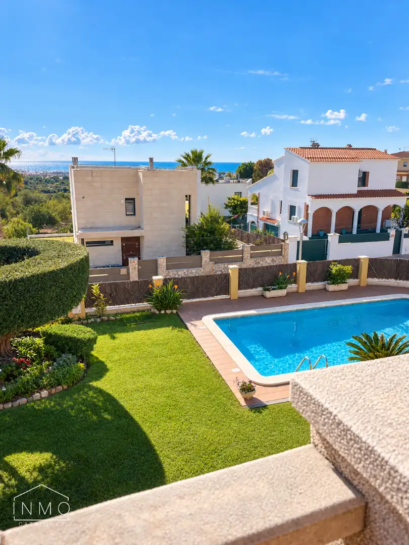 Piscina de Casa o xalet en venda en Ciutat Jardí Bonanova