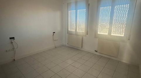 Foto 2 de Piso en venta en Avenida de Salvador Dalí, 139, Parc Bosc - Castell, Girona