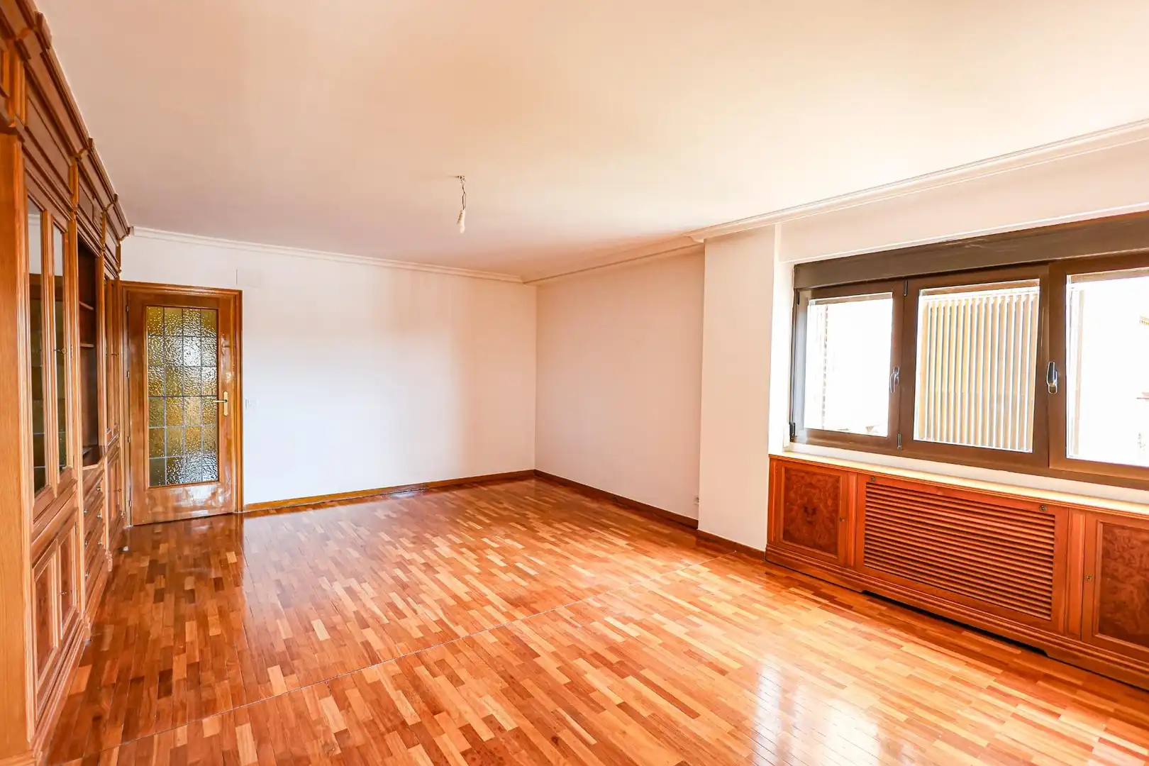 Sala d'estar de Apartament de lloguer en Madrid amb Aire condicionat, Calefacció i Parquet