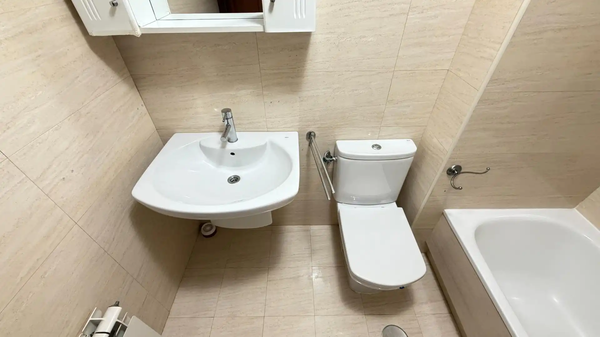 Badezimmer von Wohnung zum Verkauf in Vigo  mit Parkett, Abstellraum und Balkon