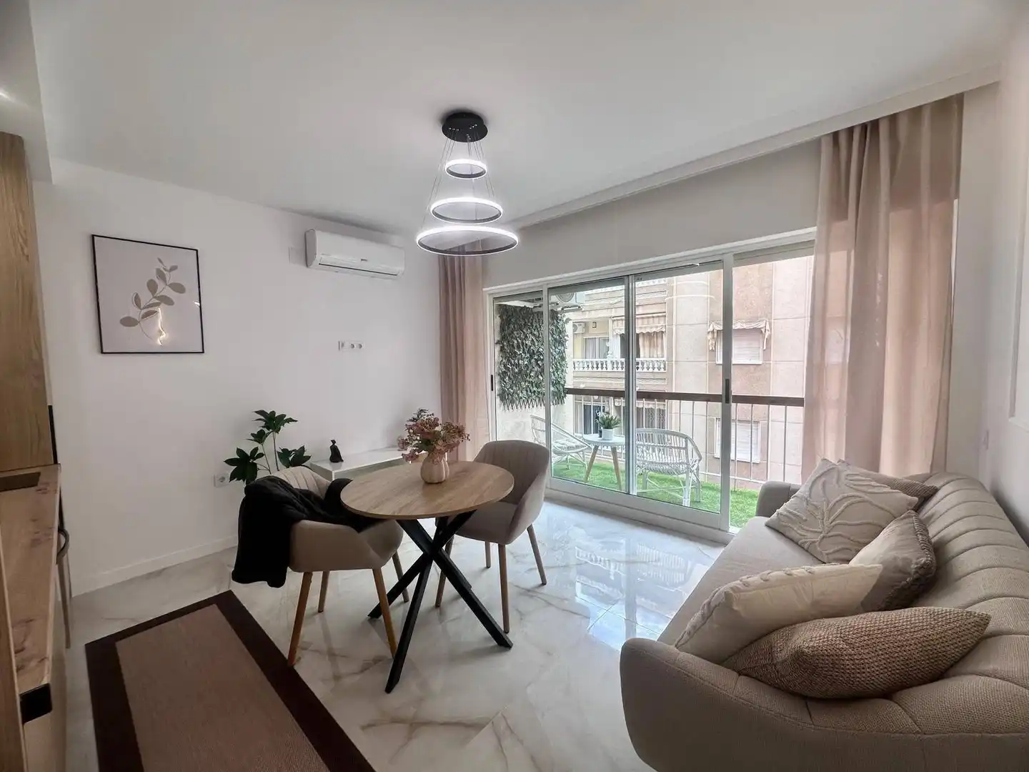 Appartement compact avec terrasse à vendre à Playa del Cura